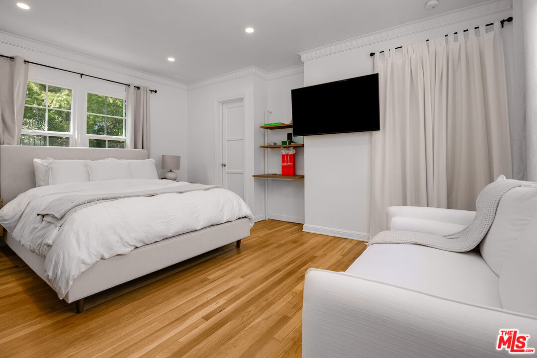 407 Shirley Pl Unit 3/4, Beverly Hills, CA 90212 Room for Rent in Beverly Hills, CA