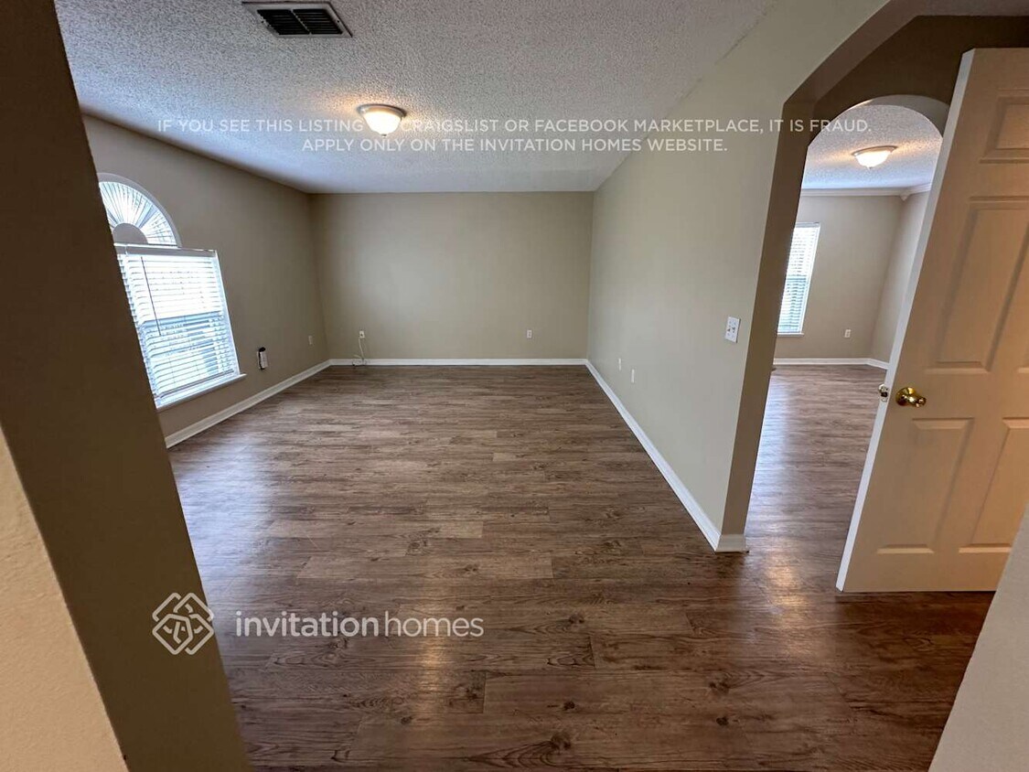 Foto del edificio - 4725 Willamette Cir