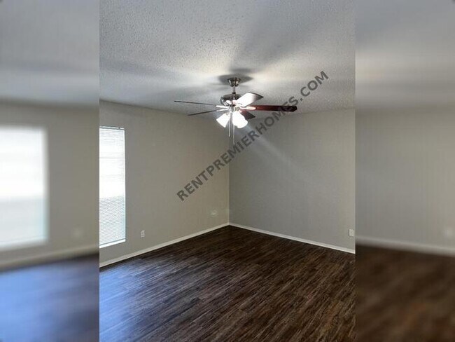 Building Photo - 3322 Country View, Schertz, TX 78108