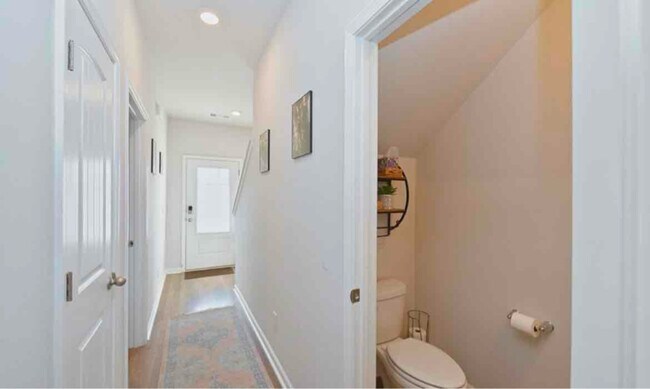 Building Photo - 405 Grattan Rd