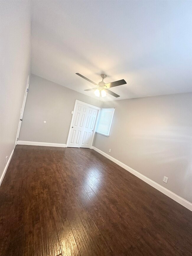 Foto del edificio - 5708 Broadway