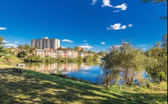 Foto del edificio - 7505 Democracy Blvd