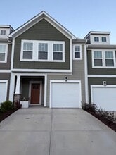 Building Photo - 208 Tippin Trl