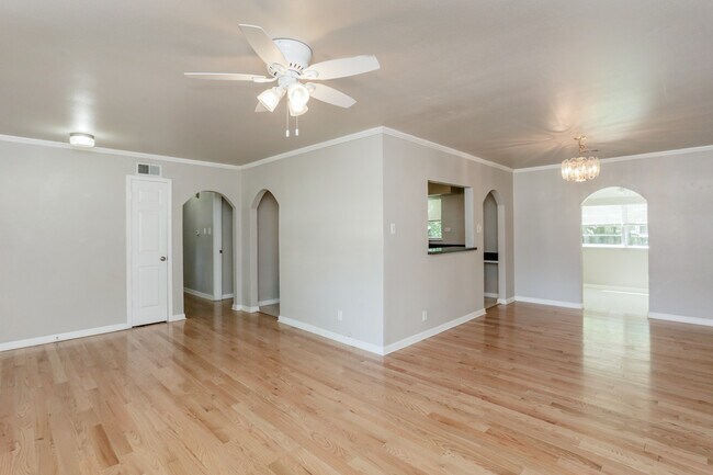 Foto del edificio - 4501 Braeburn Dr