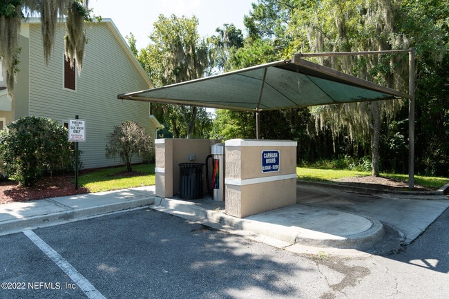 Foto del edificio - 3526 Twisted Tree Ln