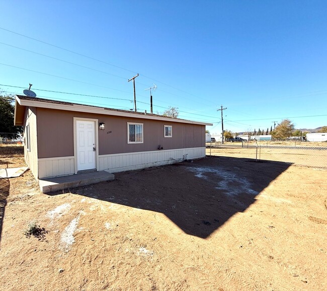 Building Photo - Newly Updated 1 Bedroom Home with Bonus Room!