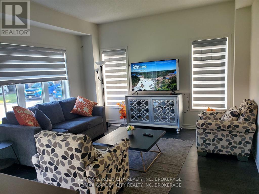 Photo principale - 8 Hills Thistle Dr