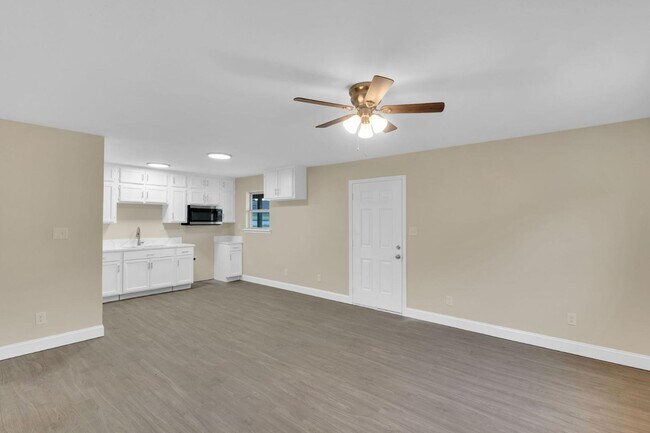 Building Photo - 701 George Hopper Rd