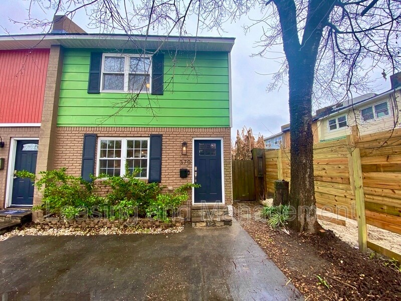 Foto principal - 370 N Nassau St