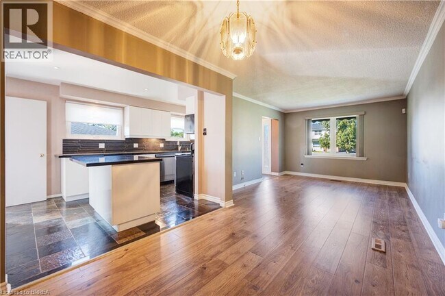 Photo du bâtiment - 44 Marblehead Crescent