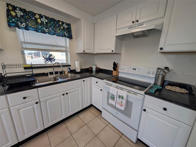 Foto del edificio - 402 Auburn Dr