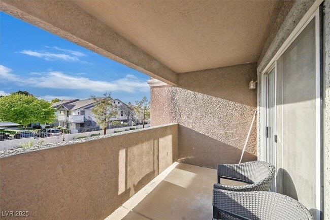 Building Photo - 555 E Silverado Ranch Blvd