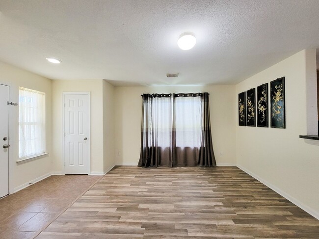 Building Photo - This is a cute 1 story 3 bedroom 2 bath of...