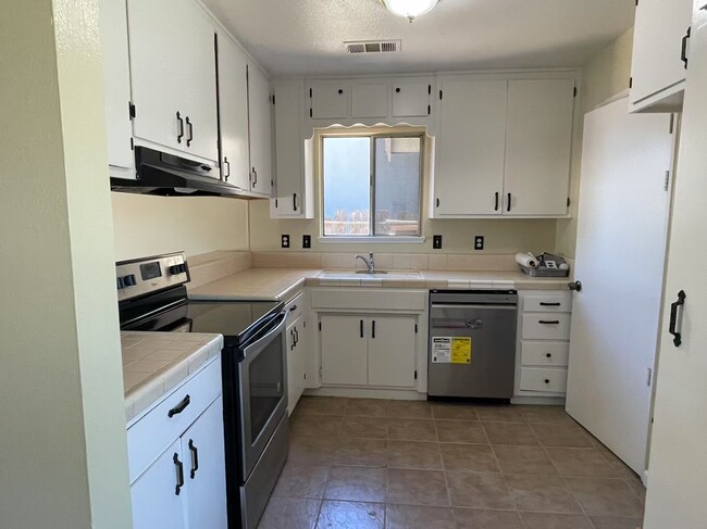 Building Photo - 1413 Lucchesi Ln