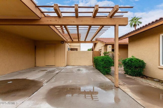 Building Photo - 14814 N 24th Dr