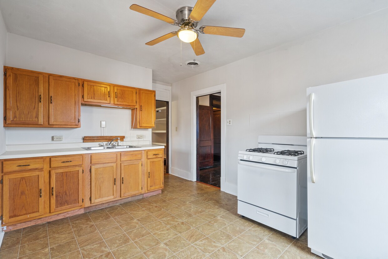 531 Main St Unit 7G, Irwin, PA 15642 Room for Rent in Irwin, PA