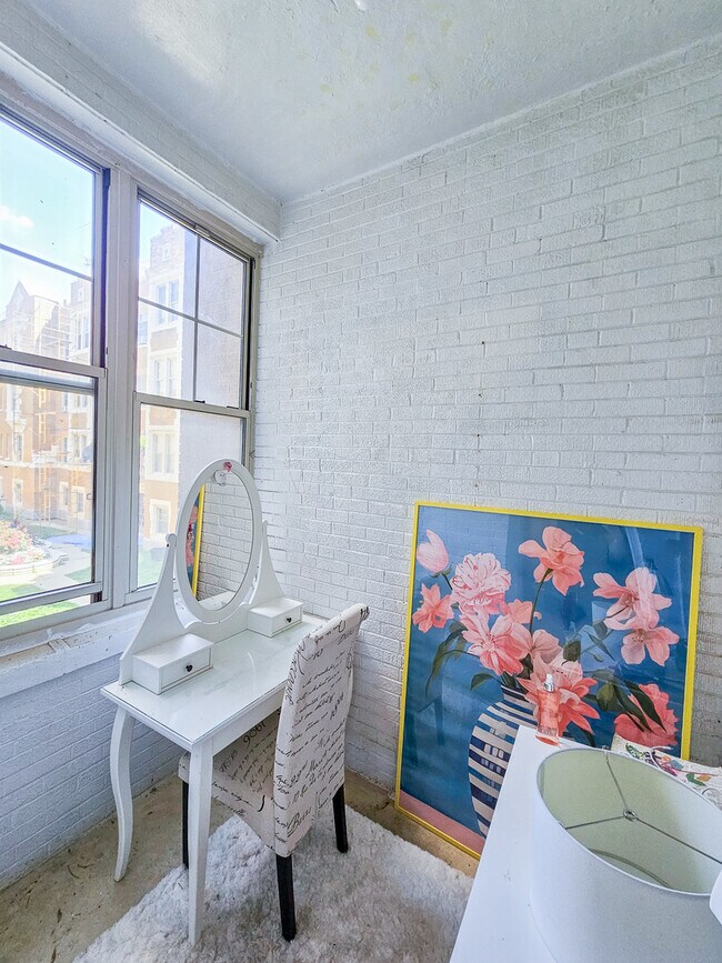 Foto del edificio - 1047 W North Shore Ave