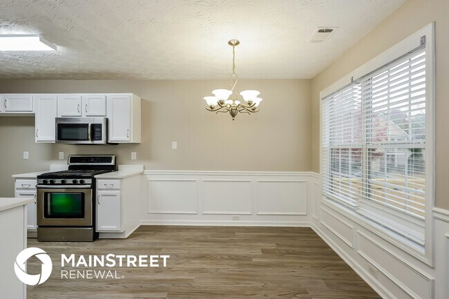 Foto del edificio - 628 Shadow Lake Dr