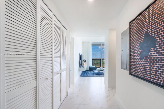 Foto del edificio - 2000 Metropica Wy