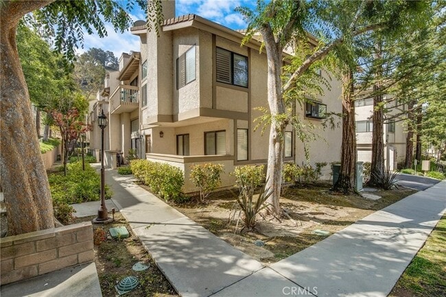 Building Photo - 26120 Alizia Canyon Dr
