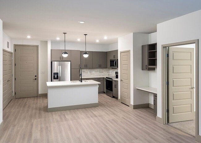 Building Photo - Wayfern Apartments