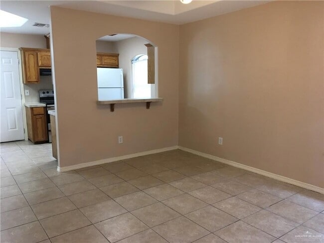 Building Photo - 3110 E Diamondhead Ave