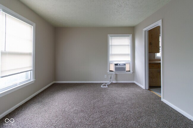 Foto del edificio - 6914 N Keystone Ave