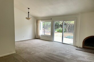 Building Photo - 725 Santa Florencia