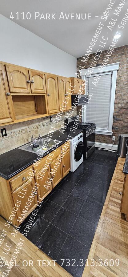 Foto del edificio - 4110 Park Ave