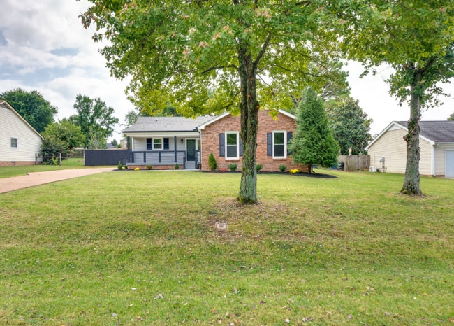 Building Photo - 520 Riverview Dr