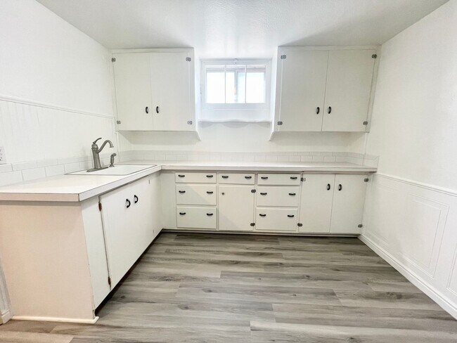 Foto del edificio - Large 1 bd/1b Basement Apartment in Downtown Caldwell!