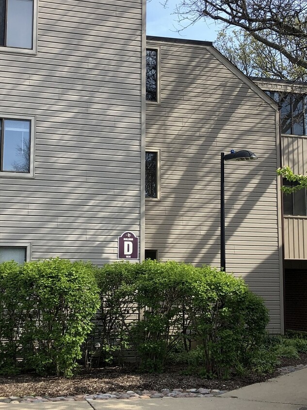 Primary Photo - 1830 W Highland Ave