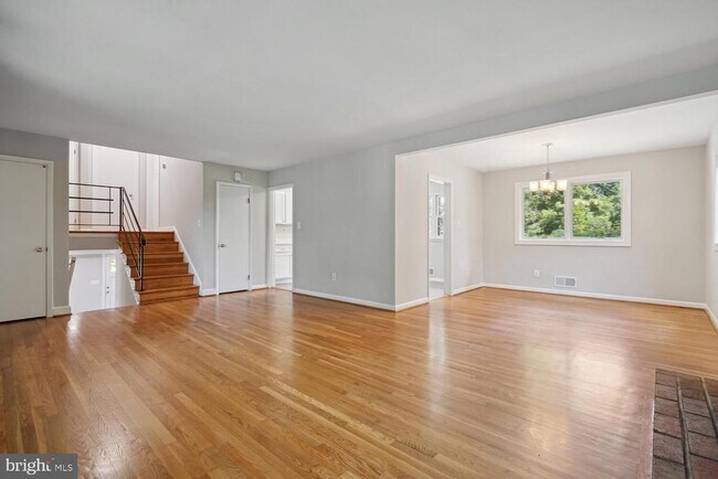 Foto del edificio - 1633 Warner Ave