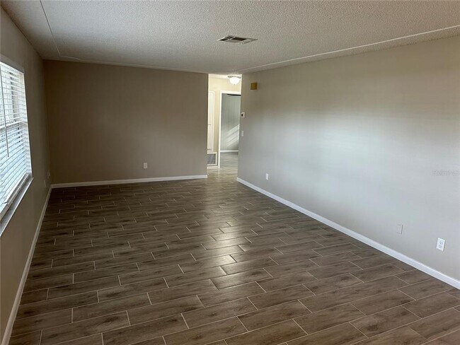 Foto del edificio - 7126 Leighton Way