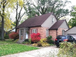 Building Photo - 306 N Blackhawk Ave