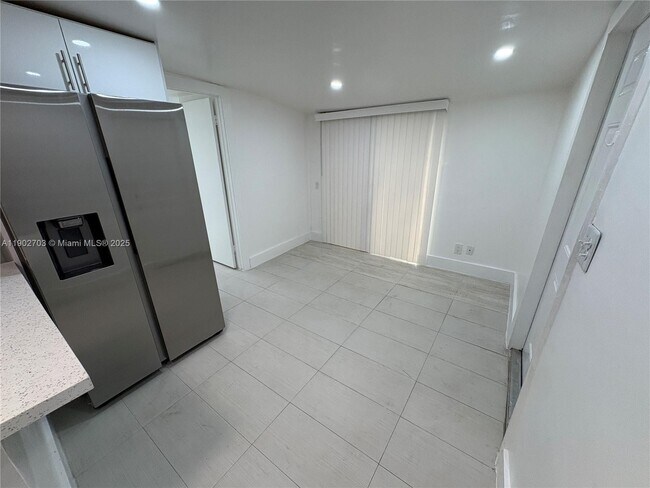 Foto del edificio - 3157 SW 17th St