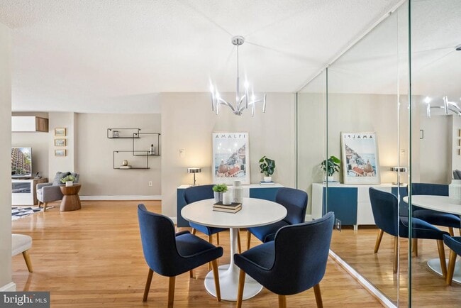 Foto del edificio - 1300 Army Navy Dr