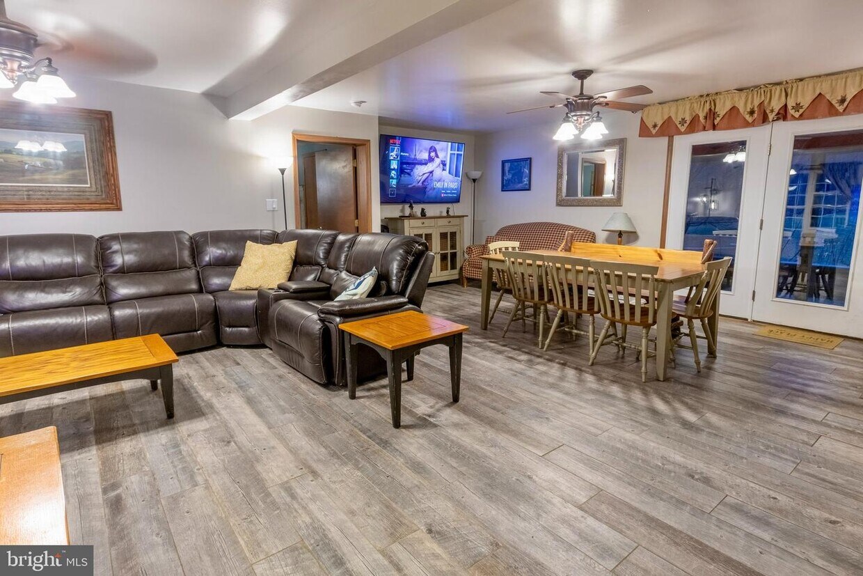 992 Hoyes Sang Run Rd, Friendsville, MD 21531 House Rental in