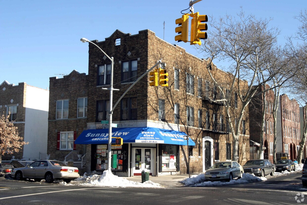 Primary Photo - 6923 20th Ave