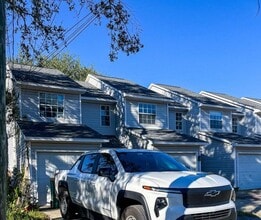 Building Photo - 637 Virginia Oak Ct