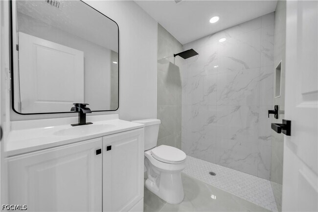 Foto del edificio - 4604 Queen Ave N