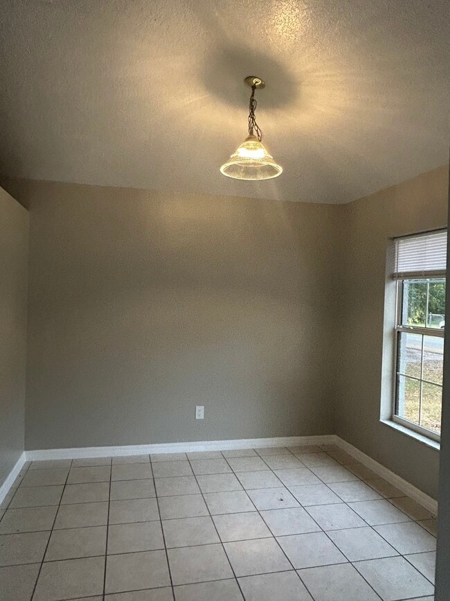 Building Photo - 700 Wilson St