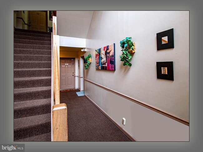 Building Photo - 9720 Lake Point Ct