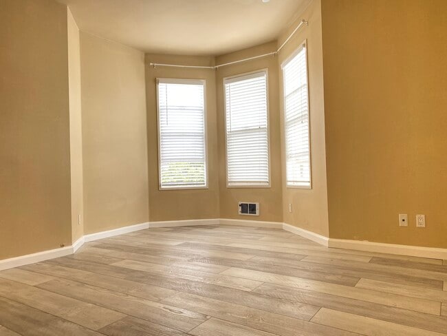 Livingroom - 2445 Telegraph Ave