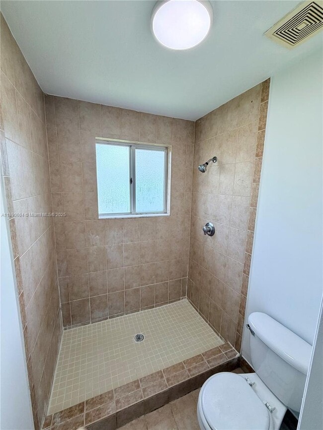 Foto del edificio - 20421 NW 15th Ave