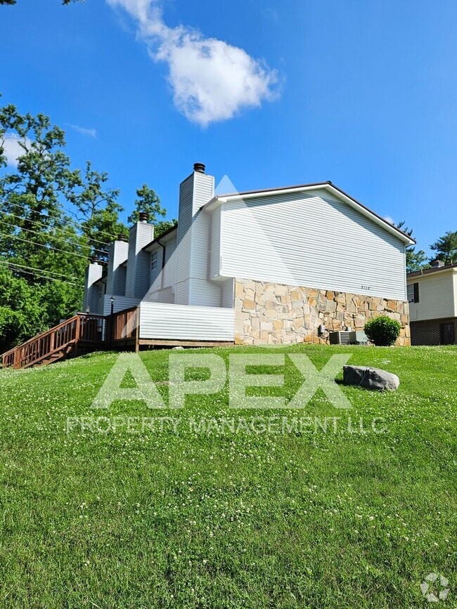 Building Photo - 9116 Cedarpark Ln NW