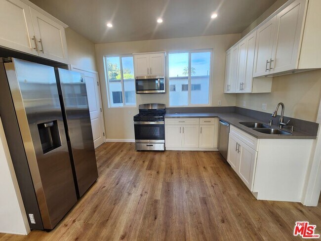 Foto del edificio - 2726 Cochran Ave