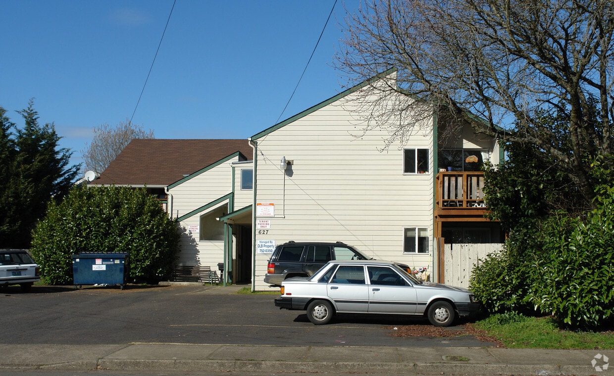 Building Photo - 627 3rd Ave SE