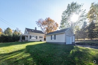 Building Photo - 92 Clapboard Ridge Rd