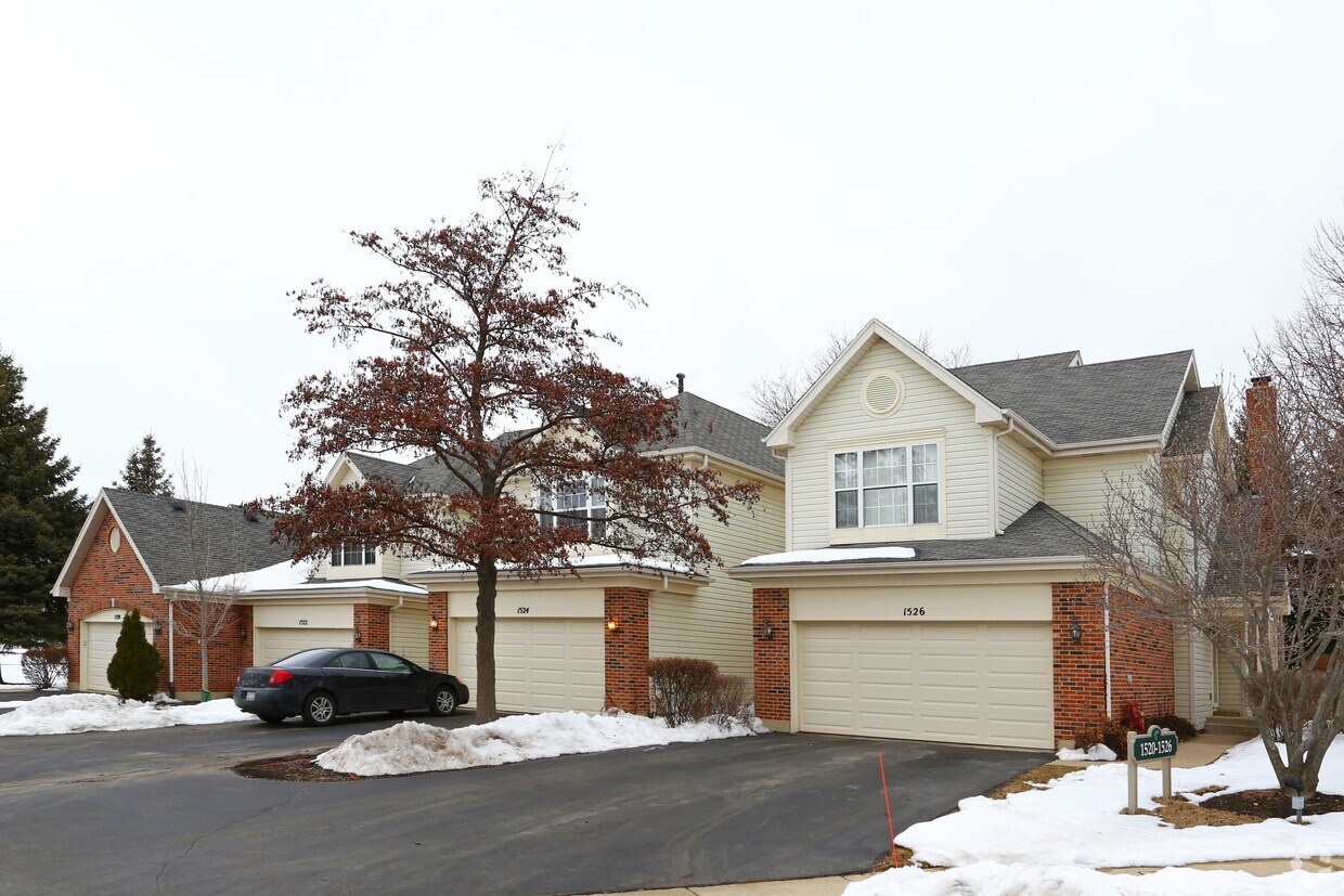 Primary Photo - Links at Poplar Creek Townhomes